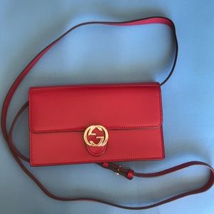 Beautiful crossbody bag in mint shape